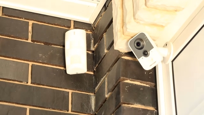 охрана квартиры: ip-видеокамера и датчик движения